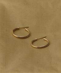 Medium Eloise Hoops