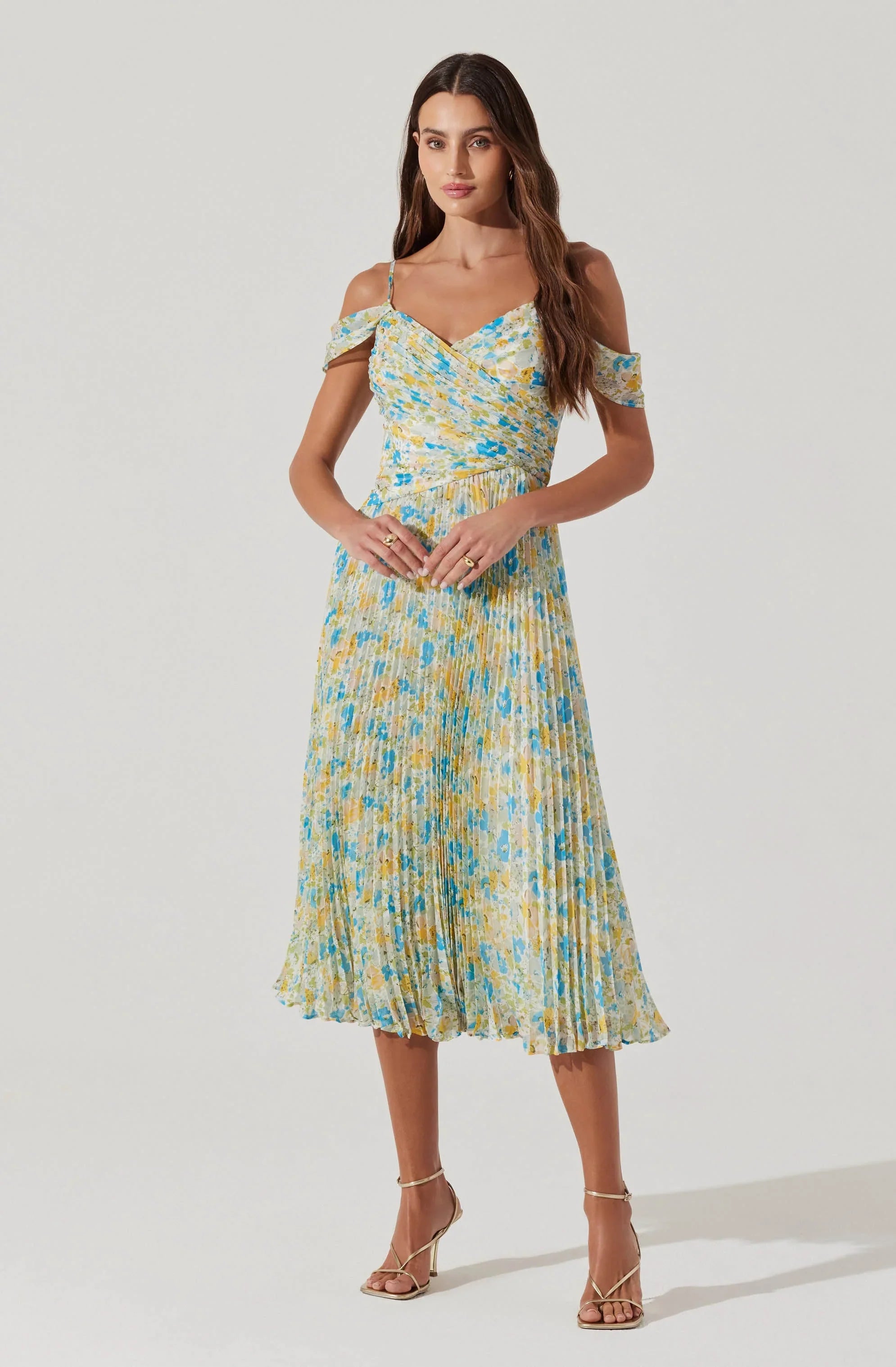 Lbruh Pleated Cold Shoulder Midi Dress