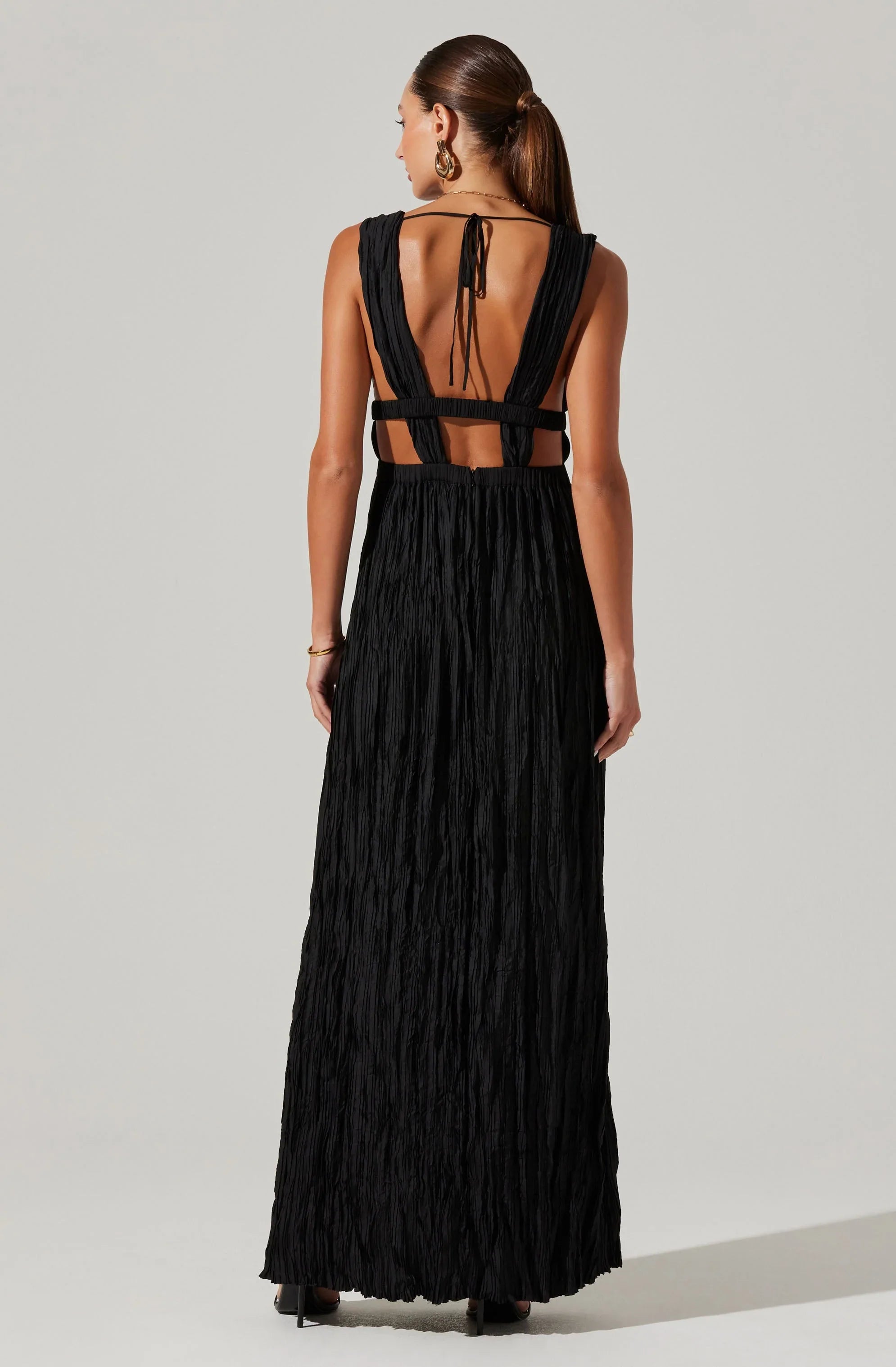 Lbruh Tesni Pleated Maxi Dress