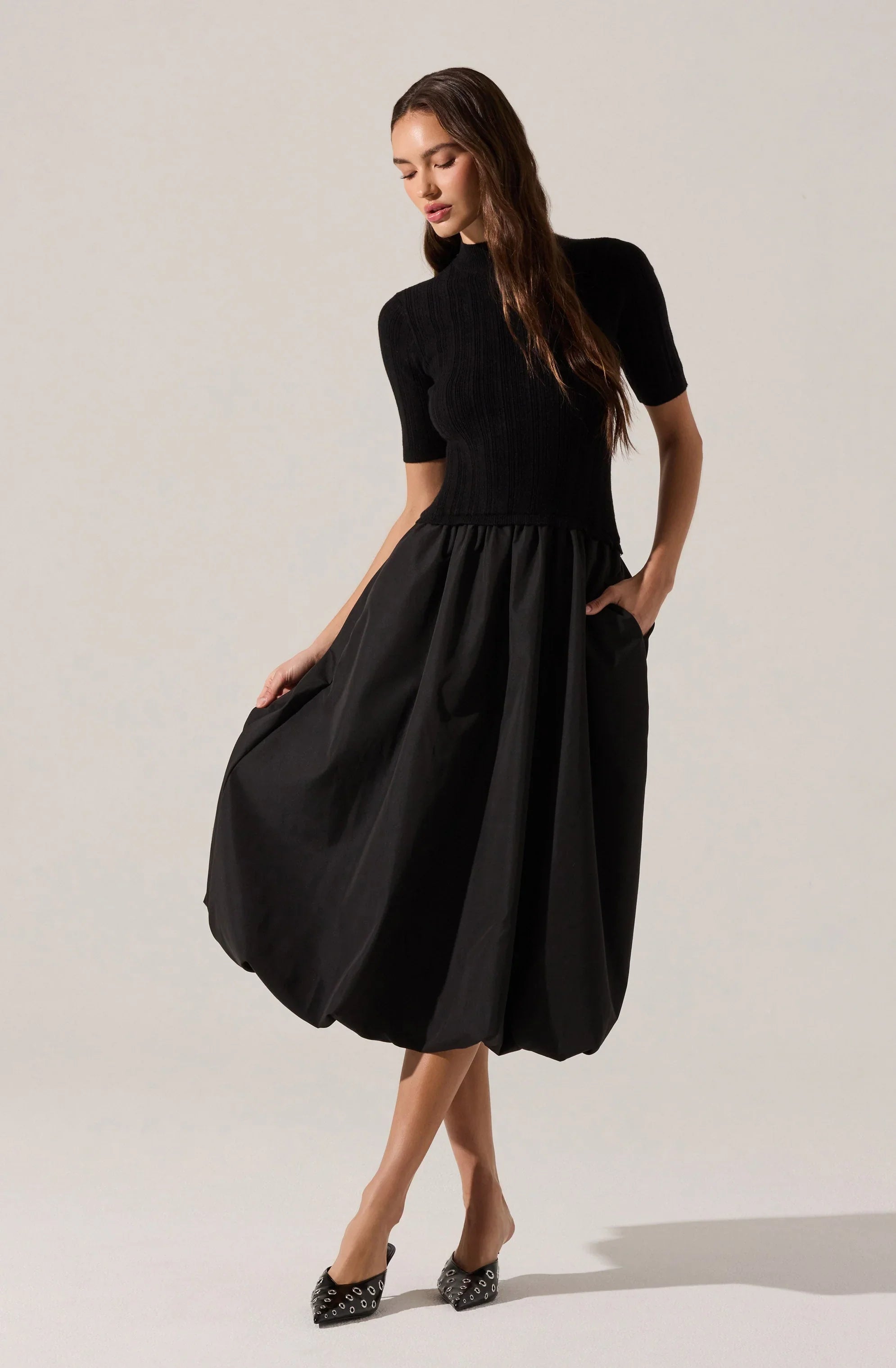 Lbruh Caerlion Contrast Knit Midi Dress