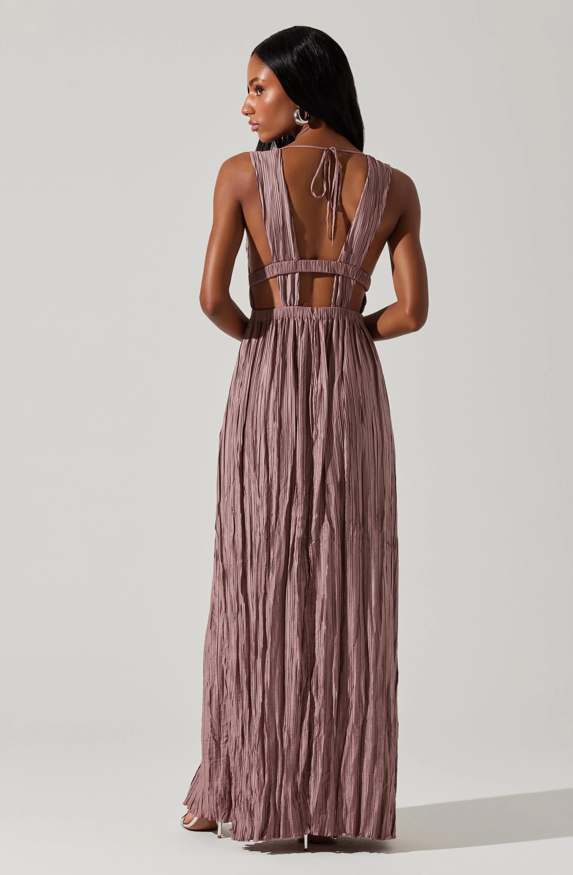 Lbruh Tesni Pleated Maxi Dress
