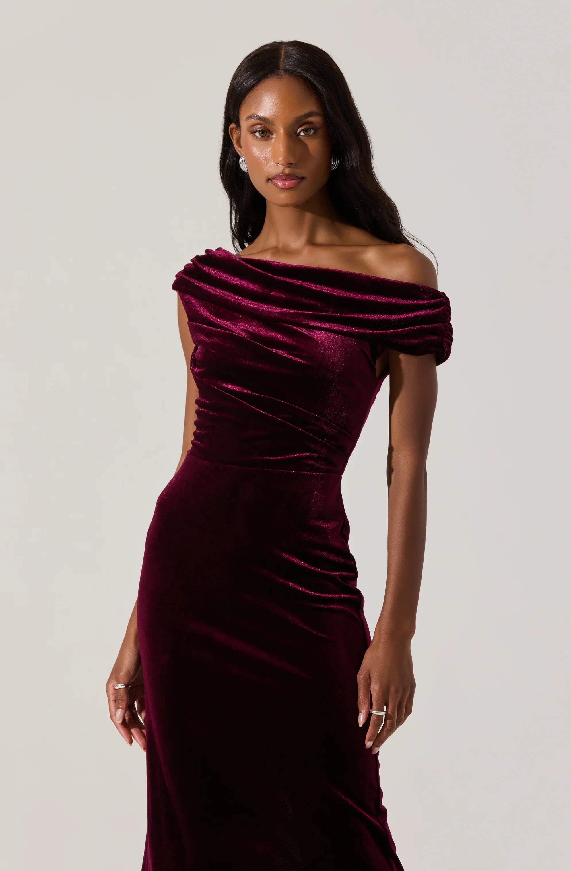 Lbruh Velvet Off Shoulder Midi Dress