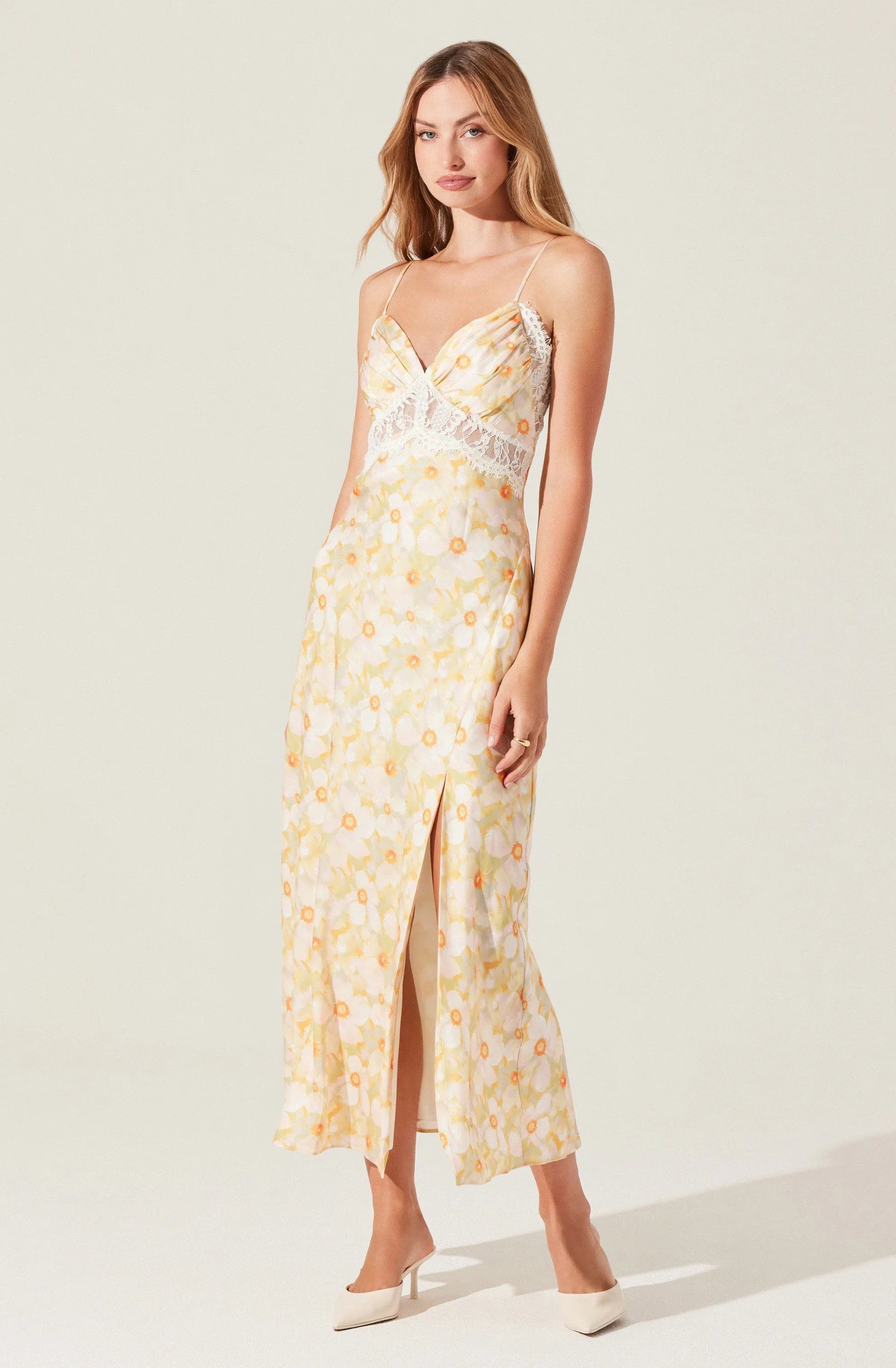 Lbruh Ivanna Floral Lace Maxi Dress