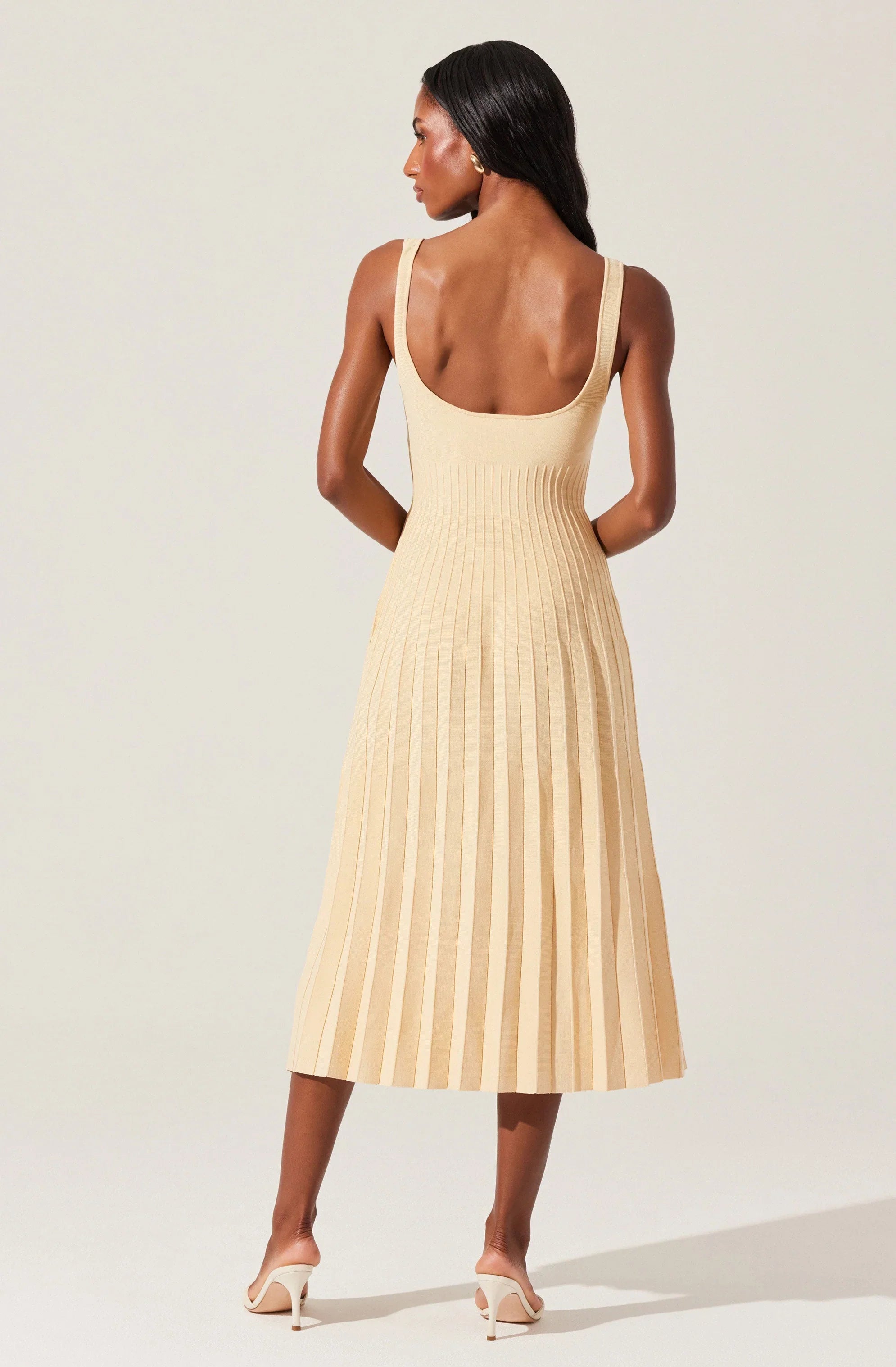 Lbruh Aylin Pleated Midi Sweater Dress