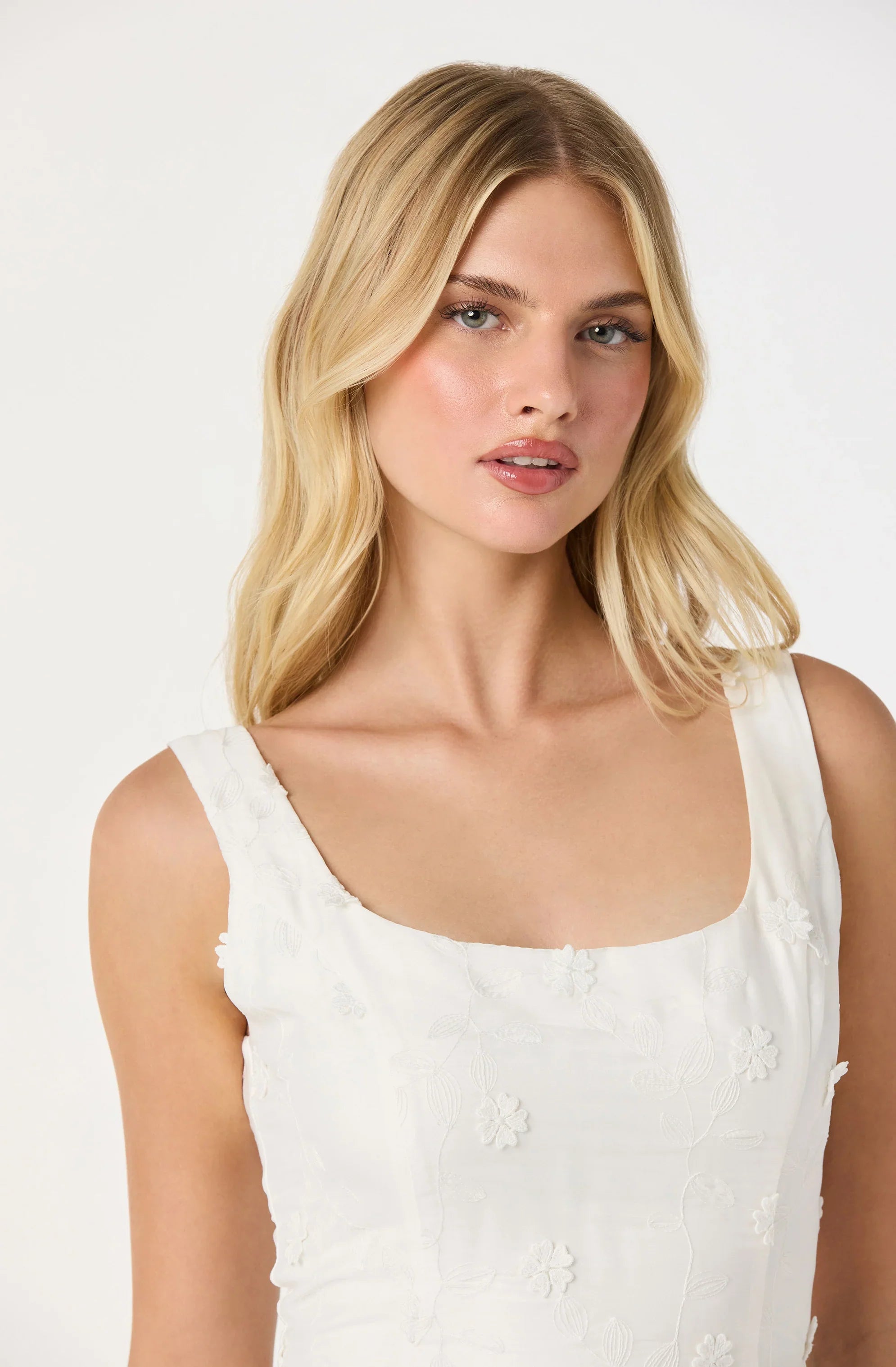 Inixyf Reina Embroidered Floral Mini Dress