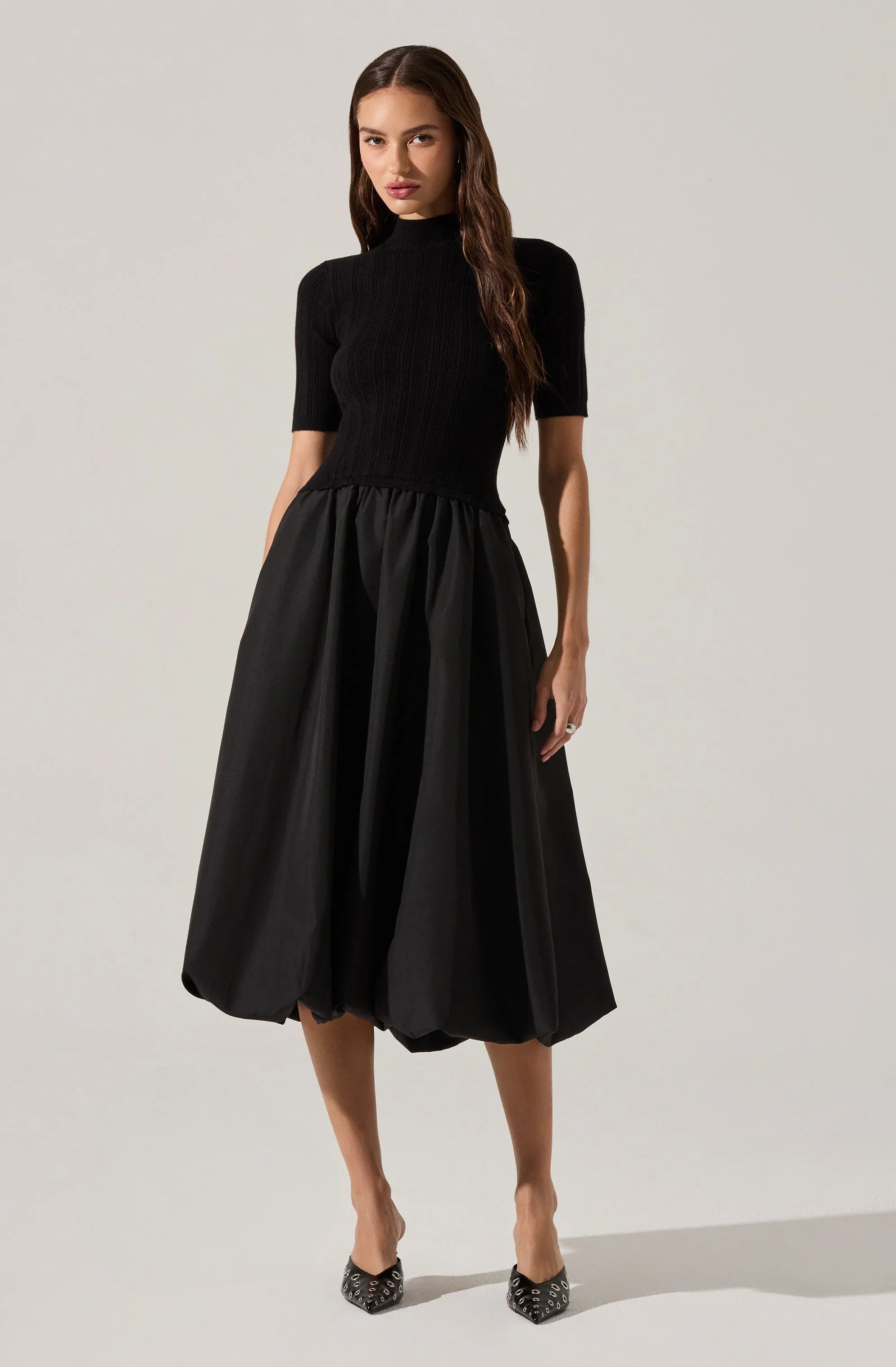Lbruh Caerlion Contrast Knit Midi Dress