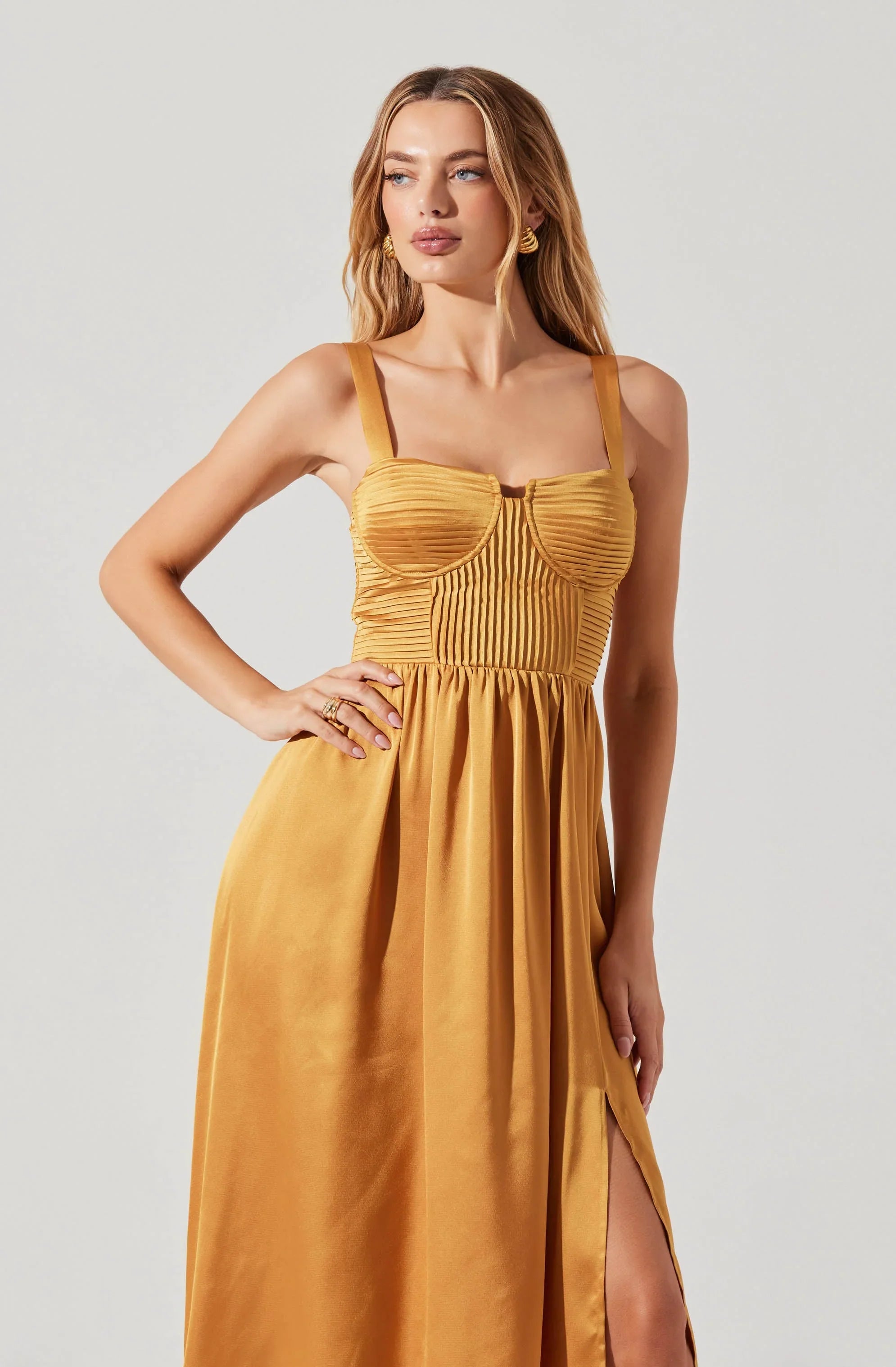 Lbruh Pleated Bustier Midi Dress