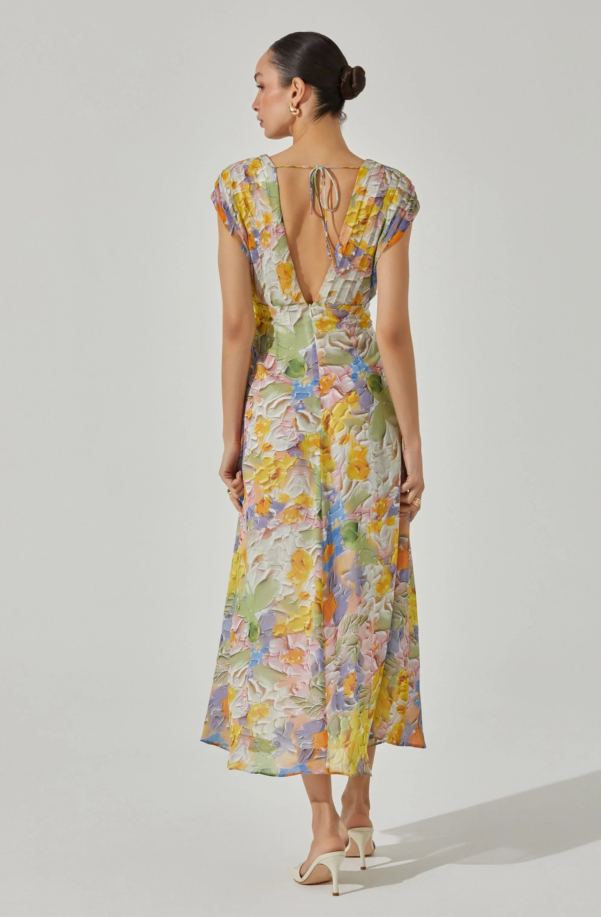 Lbruh V-Neck Pleated Floral Midi Dress