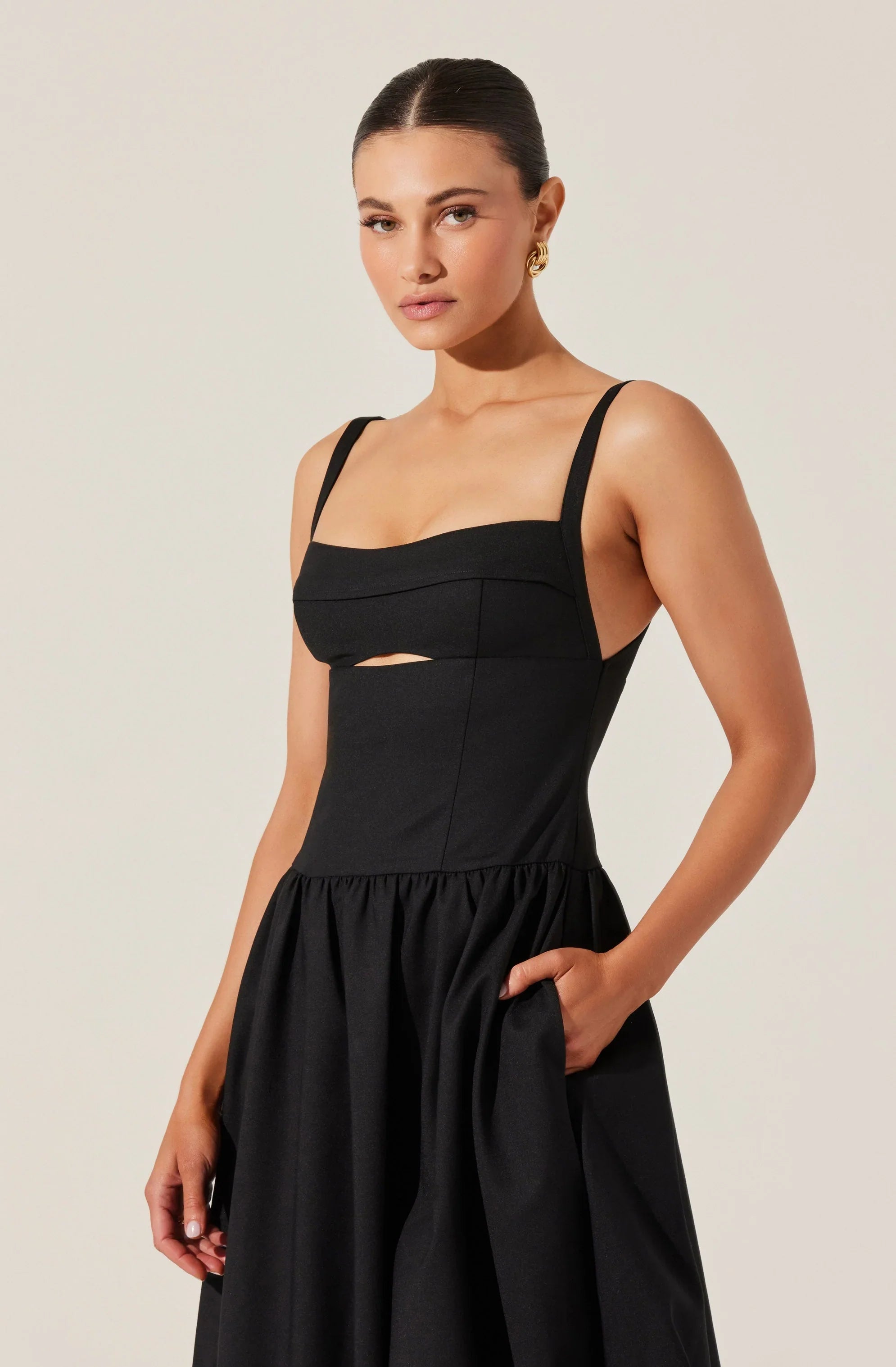 Lbruh Jevi Sleeveless Bubble Midi Dress