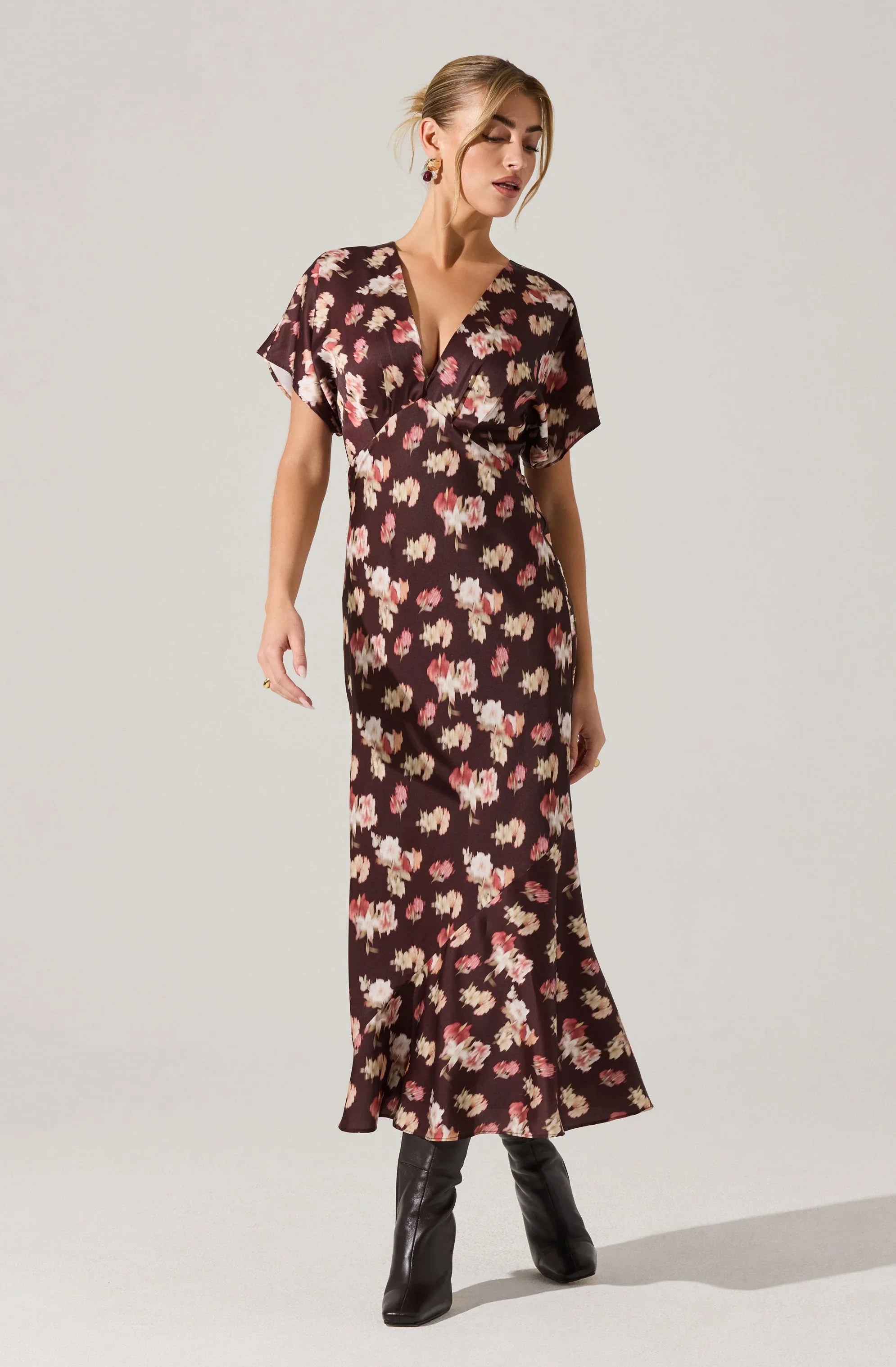 Lbruh Talyha Floral Satin V-Neck Midi Dress
