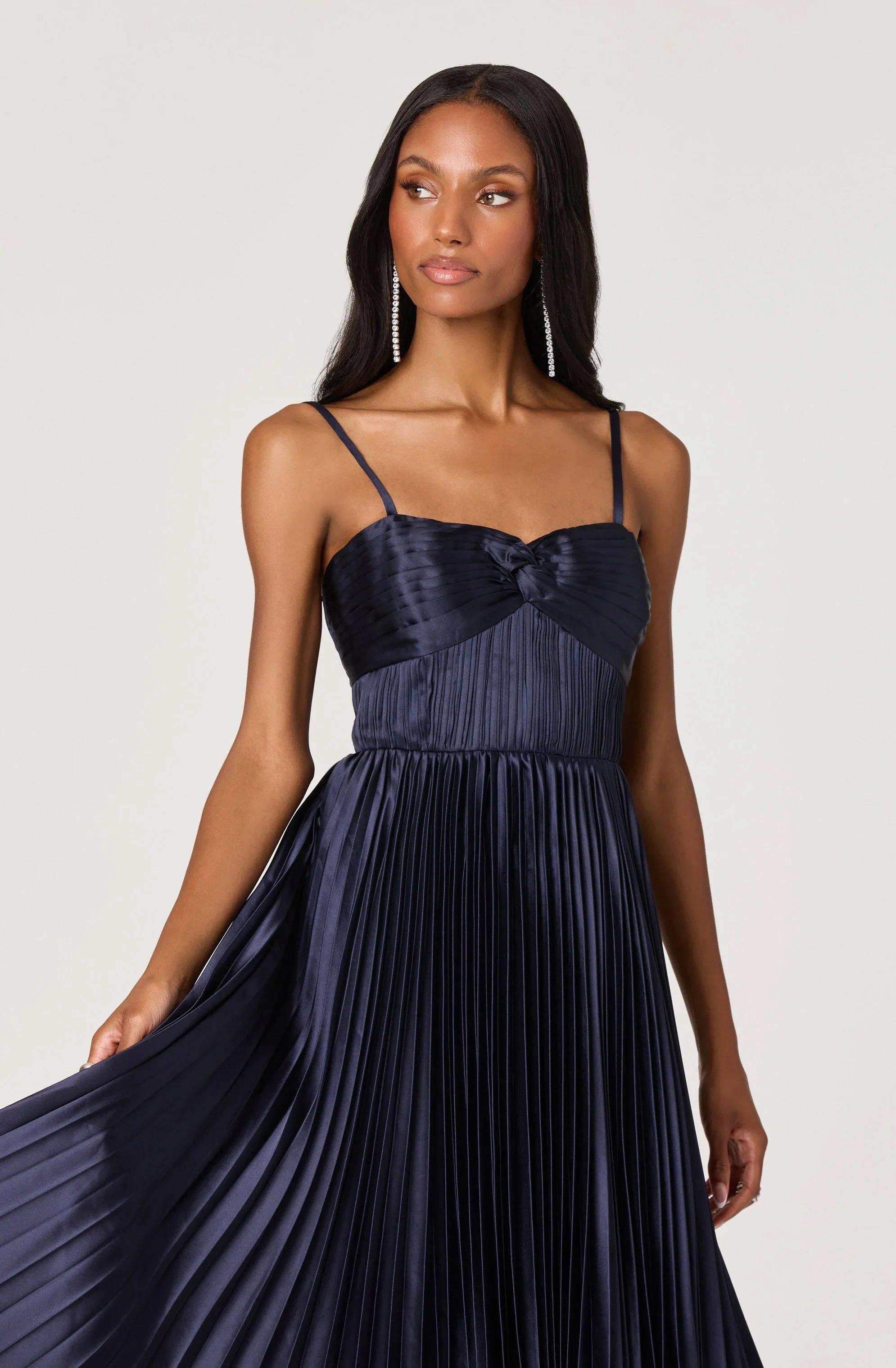 Lbruh Ascella Sweetheart Pleated Midi Dress