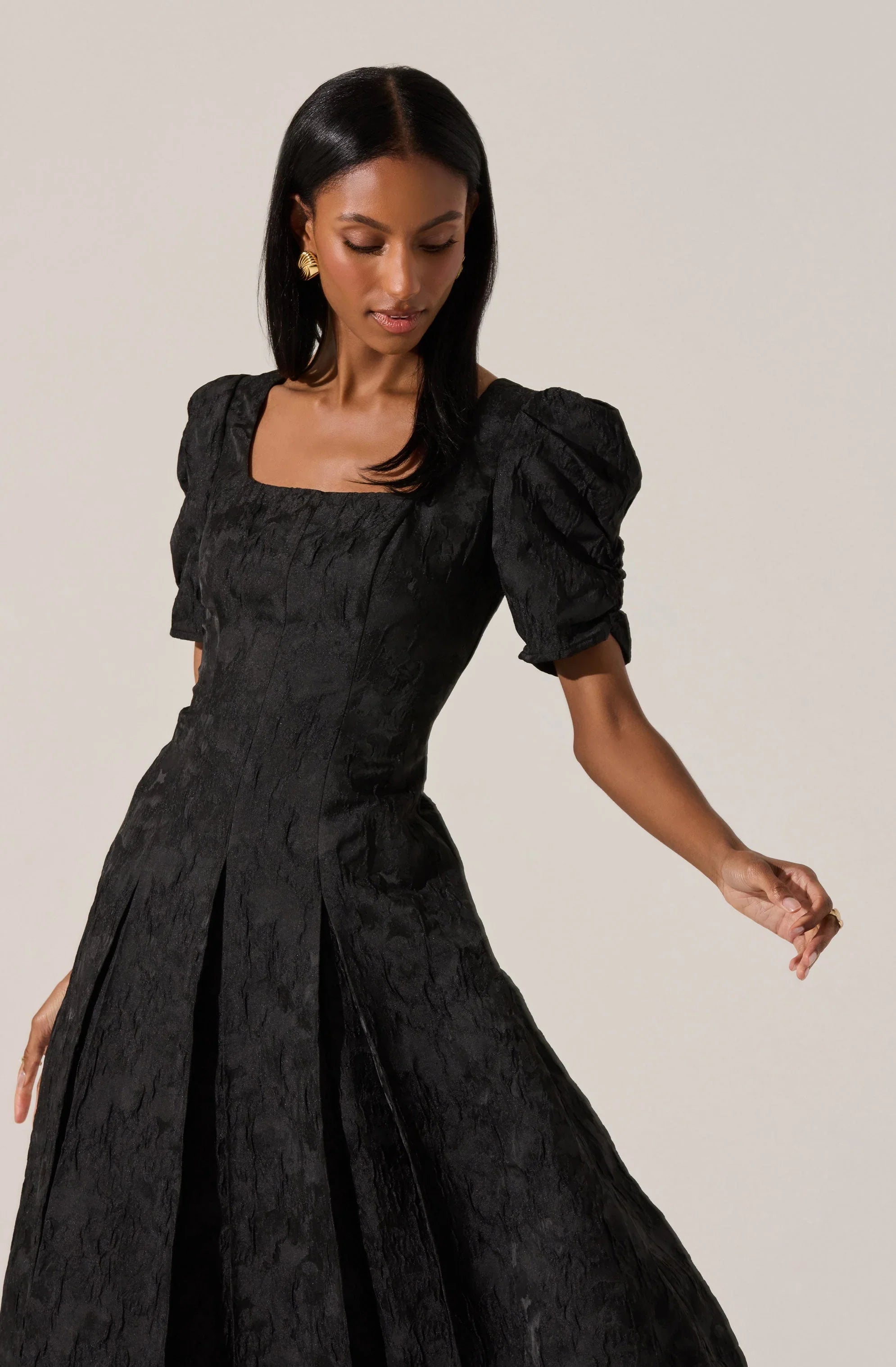 Lbruh Mosella Jacquard Puff Sleeve Midi Dress