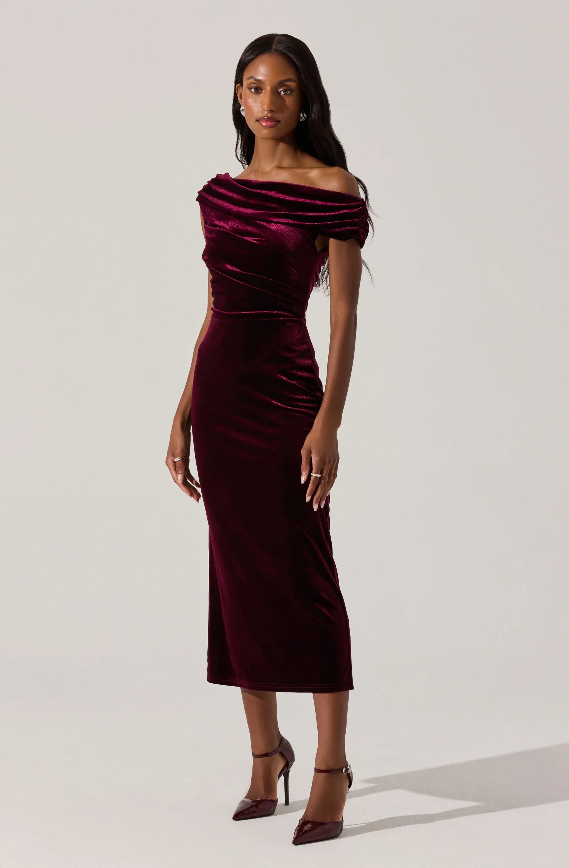 Lbruh Velvet Off Shoulder Midi Dress