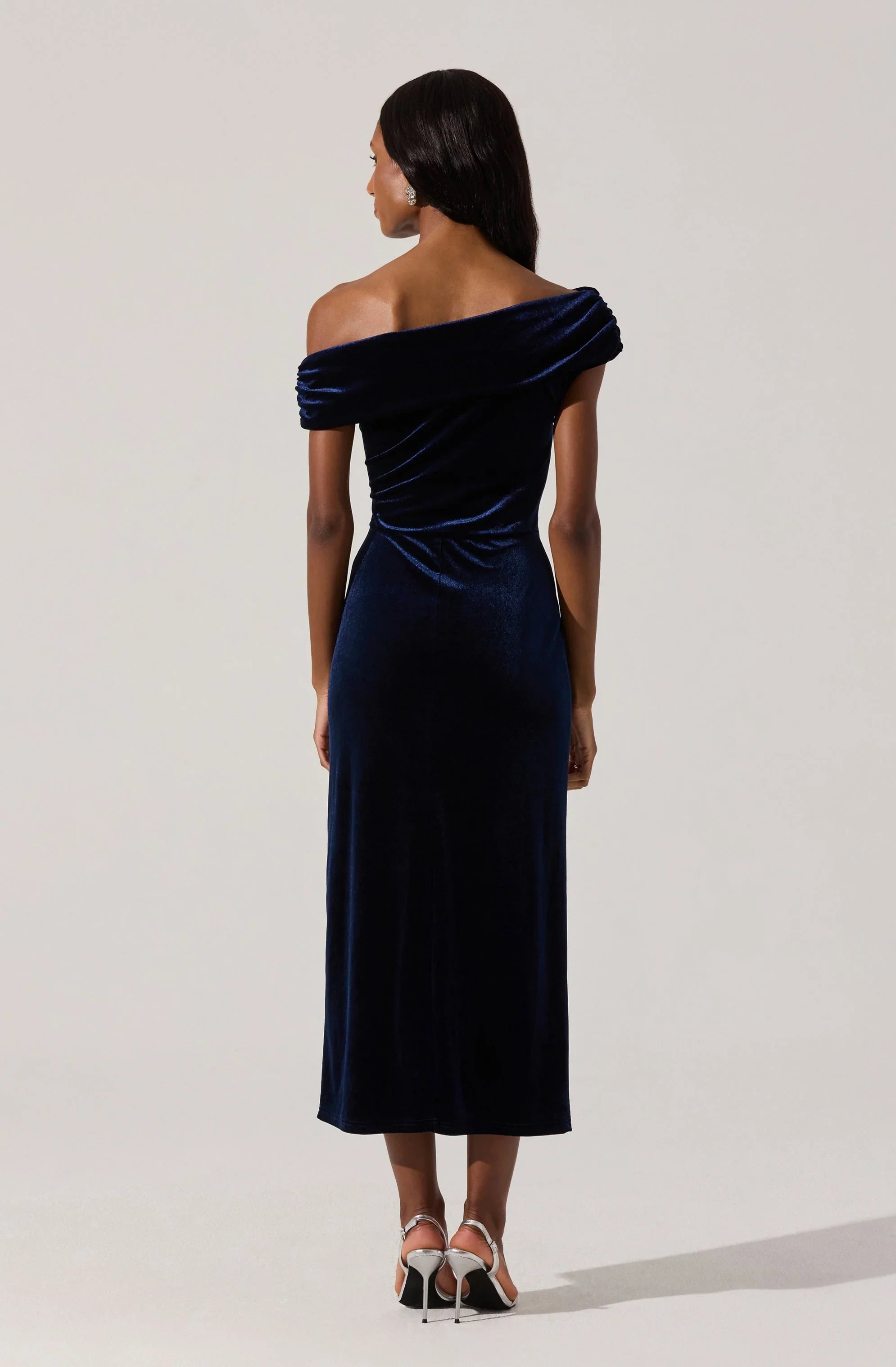 Lbruh Velvet Off Shoulder Midi Dress