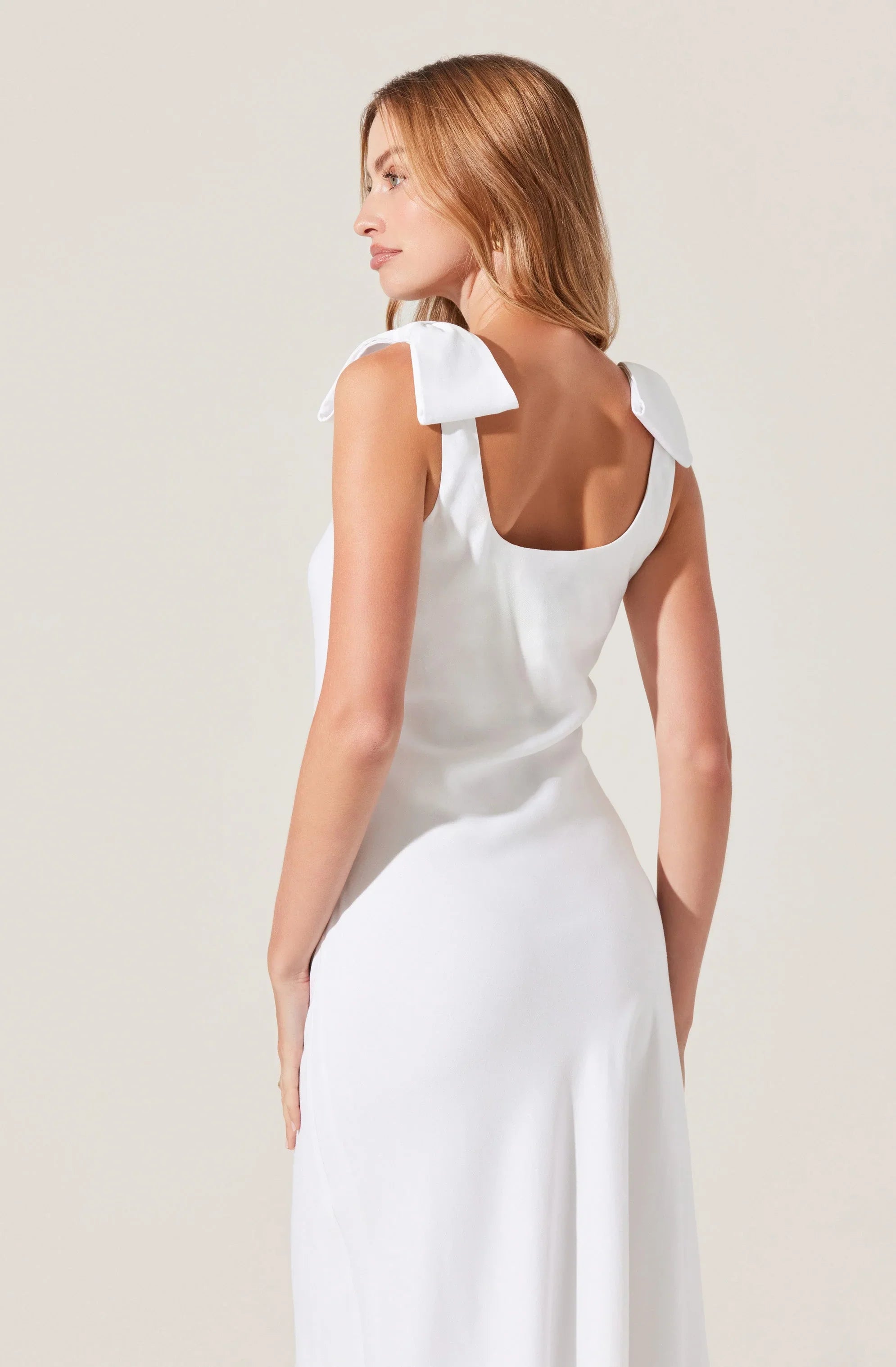 Lbruh Kateleya Bow Detail Midi Dress
