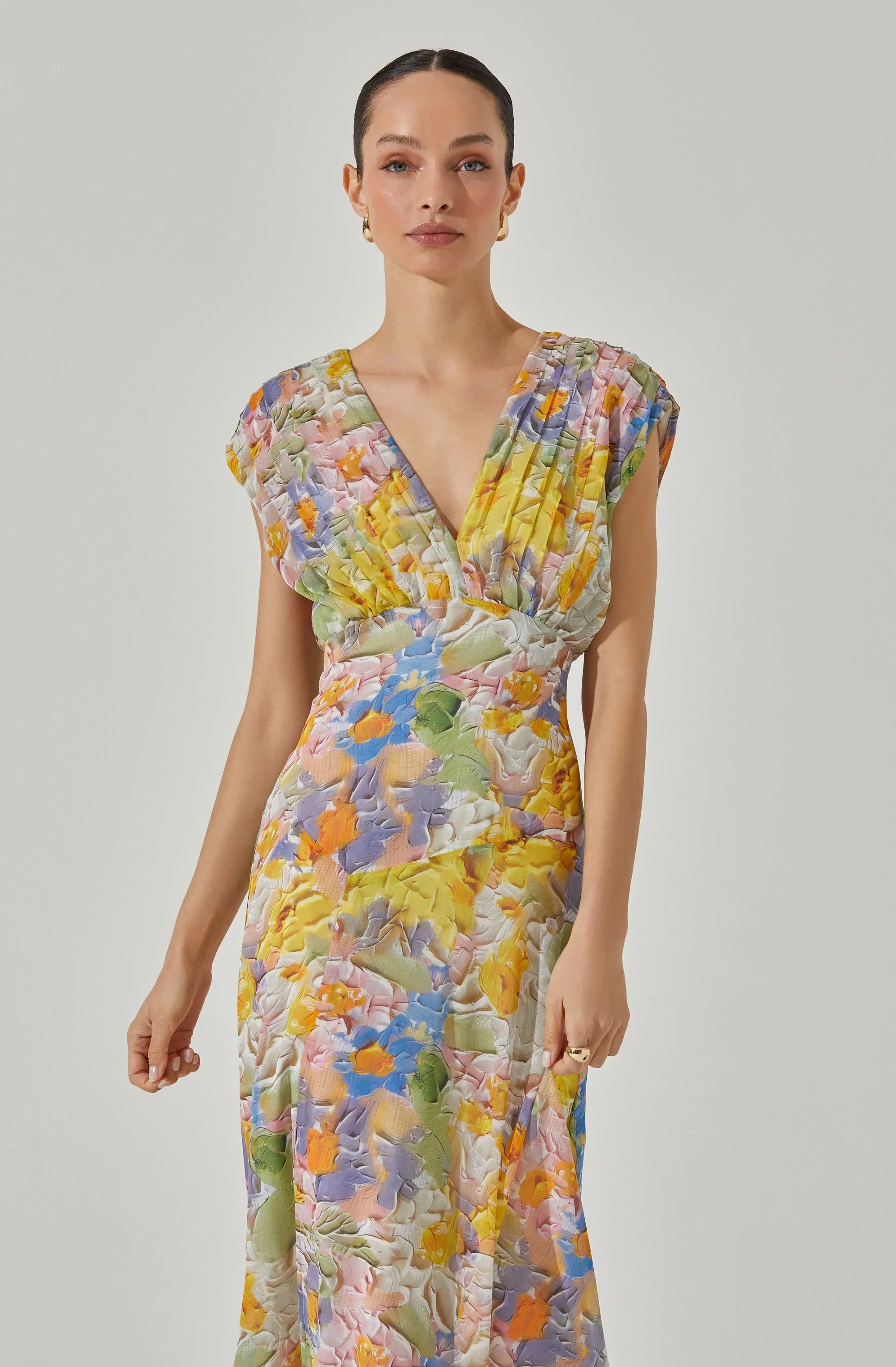 Lbruh V-Neck Pleated Floral Midi Dress