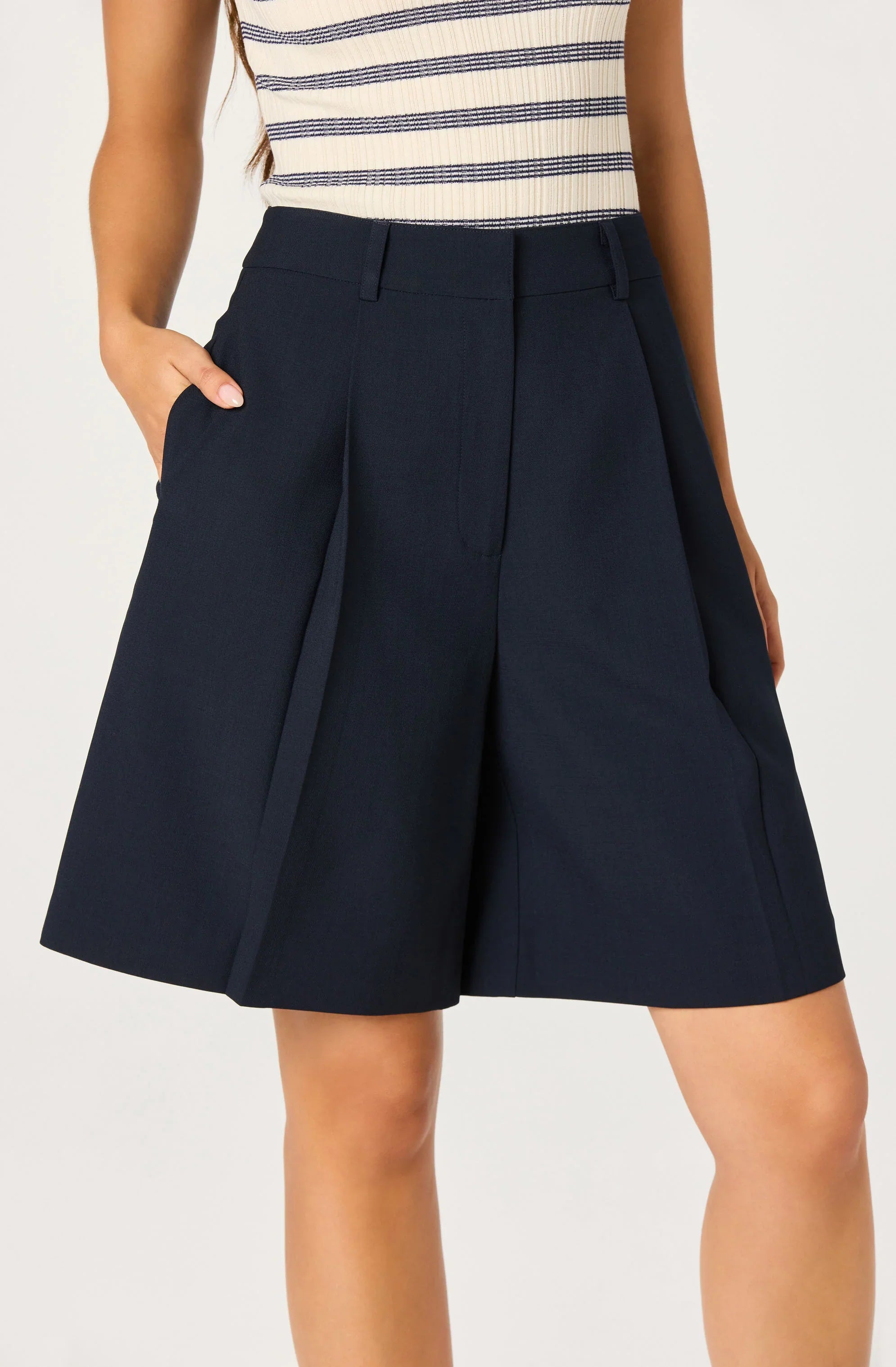 Inixyf Quillie Pleated Bermuda Shorts